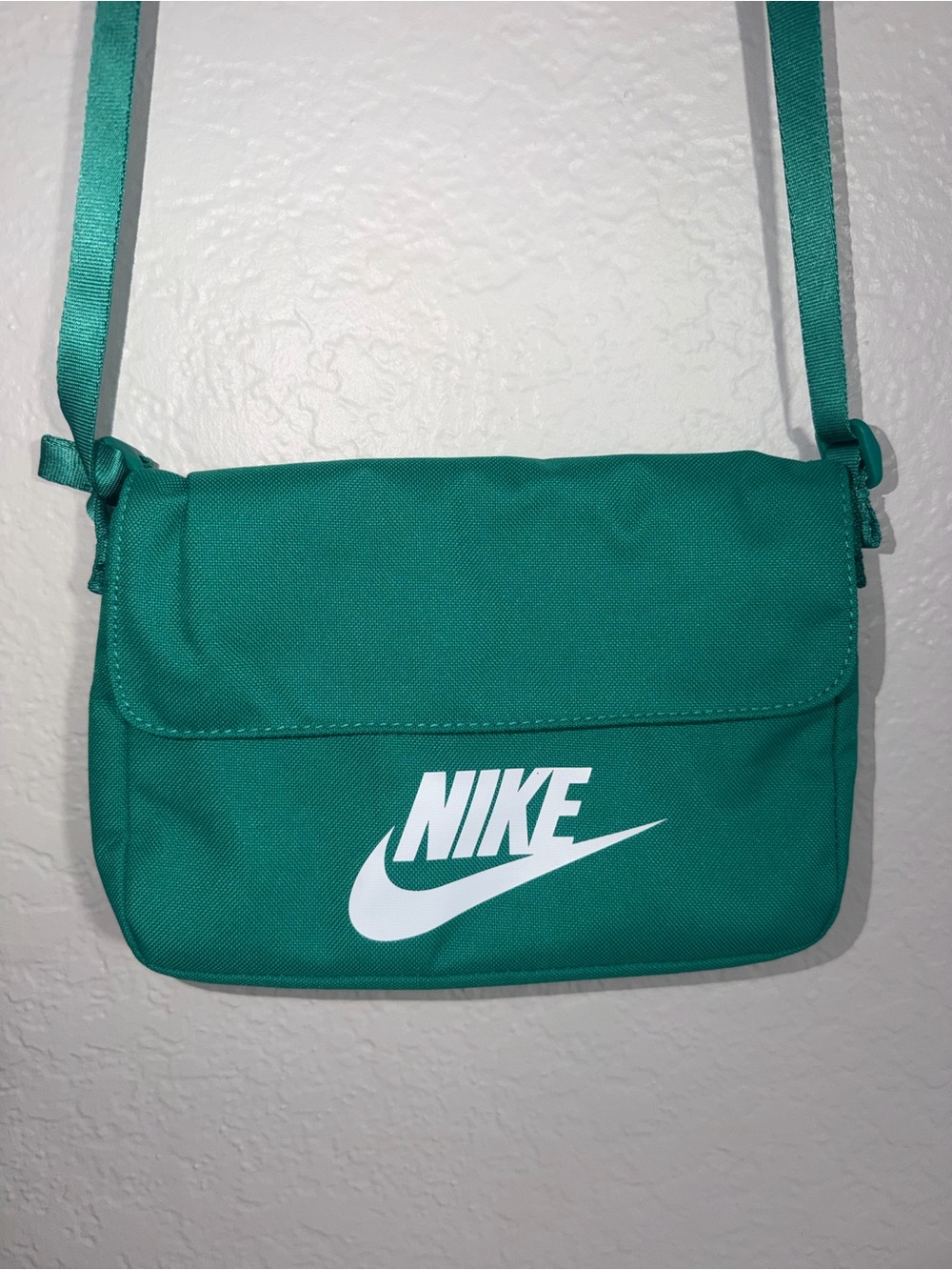 Nike Sportswear Heritage Crossbody Bag Small Shoulder Messenger Purse Green Very